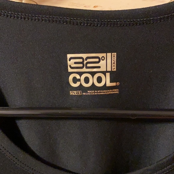 32 Degrees Cool Classic Scoop Neck Tee - Picture 2 of 4